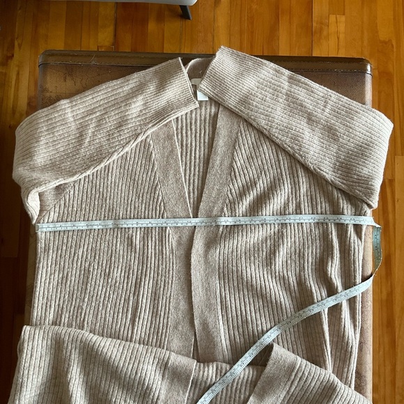 Cozy Ribbed Knit Cardigan H&M - Picture 4 of 6